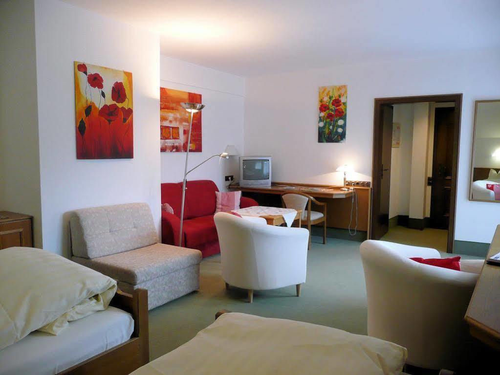 Landhotel Untere Kapfenhardter Muehle Unterreichenbach Ngoại thất bức ảnh